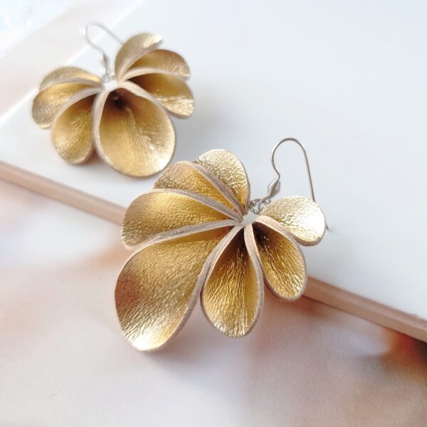 WIRE EARRINGS