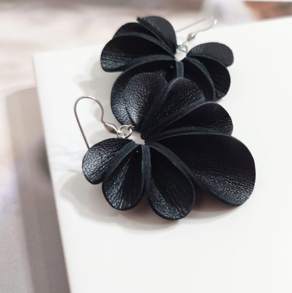 WIRE EARRINGS