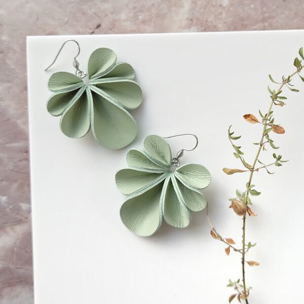 WIRE EARRINGS