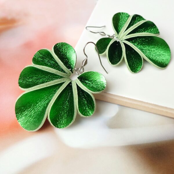 WIRE EARRINGS